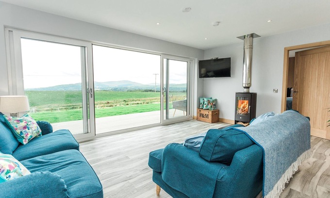 Gatehouse-of-Fleet Cottage | High Tide - a lodge that sleeps 4 guests in 2 bedrooms