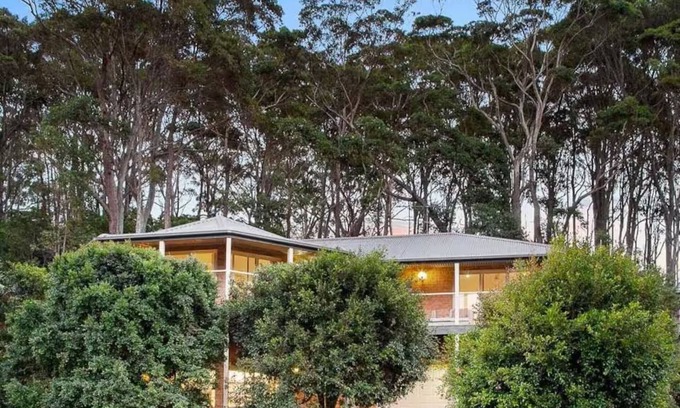 Long Beach House | High Tide- Pert friendly home in Long Beach and 100m from the beach!