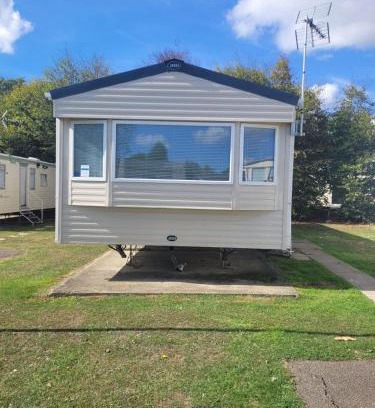 Clacton-on-Sea Ski Chalet | Highfield Grange Holiday Park
