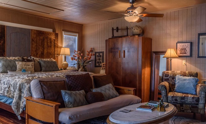 Ingram Cabin | Hill Country Elegance on Old Ingram Loop-Cabin 1
