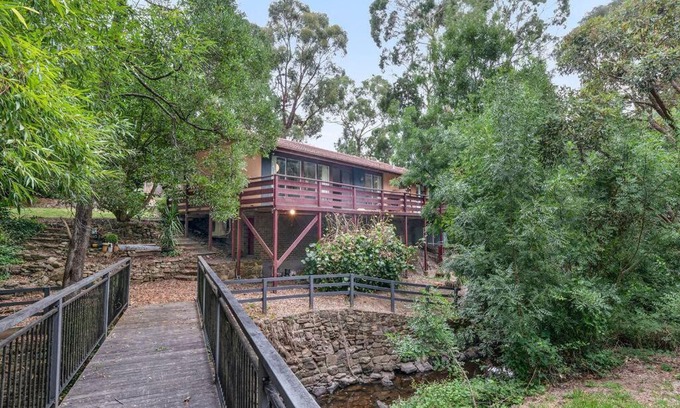 Aldgate House | Hills Serenity w Private Creek