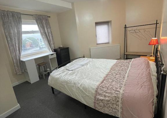 Hillsborough House | Hillsborough 2 and 4 bedroom house