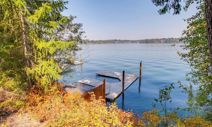 Hayden View Estates House | Hillside Home w/Dock ~ 8 Mi to Coeur d'Alene!