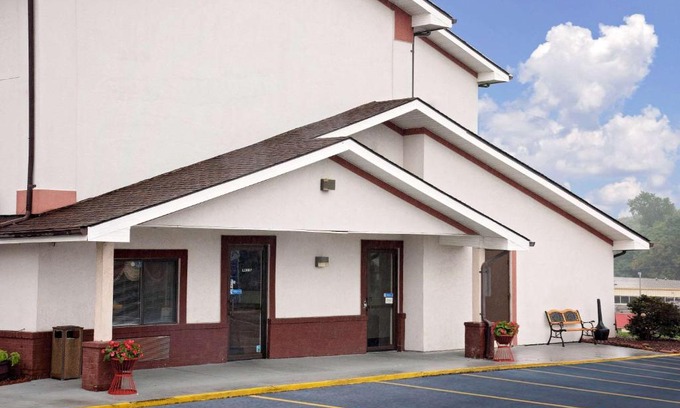 Martinsburg Hotel | Hillside Inn & Suite