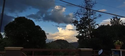 Yercaud Hotel | Hillside Resort