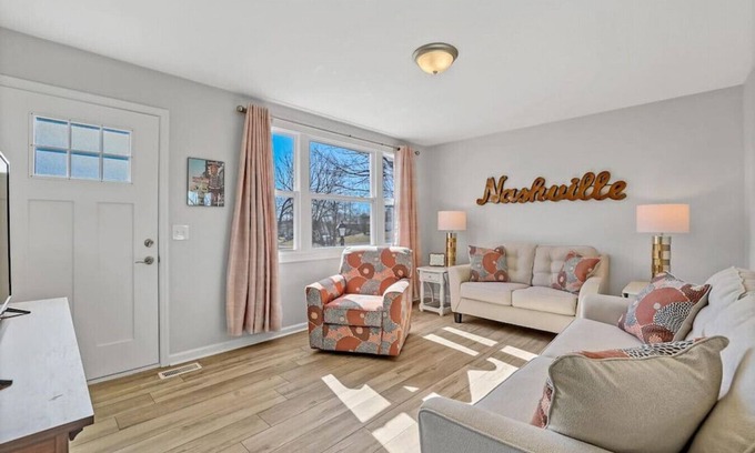 Hendersonville House | Hilltop House - country music cottage · Country Music Cottage - Close to Nashville