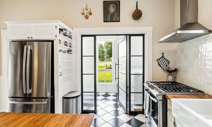 Buechel Other | Historic 1905 Farmhouse - country living near Louisville