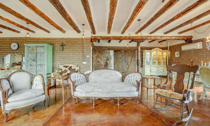 Cerrillos House | Historic Adobe Los Cerrillos Home w/ Mountain View