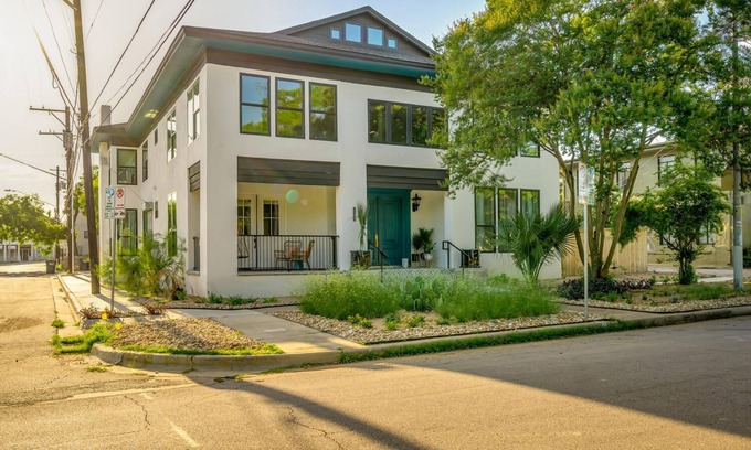 West End House | Historic Austin B&B: 4 Unique Suites, Sleeps 15!
