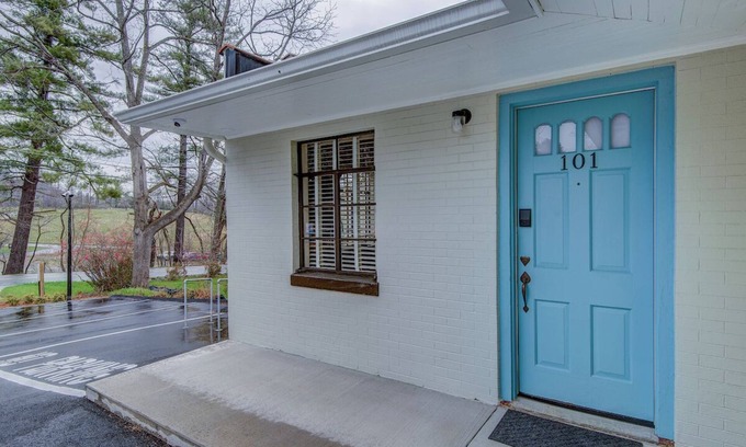 Boone Hotel | Historic Blue Ridge Tourist Court - The Whole Tourist Court