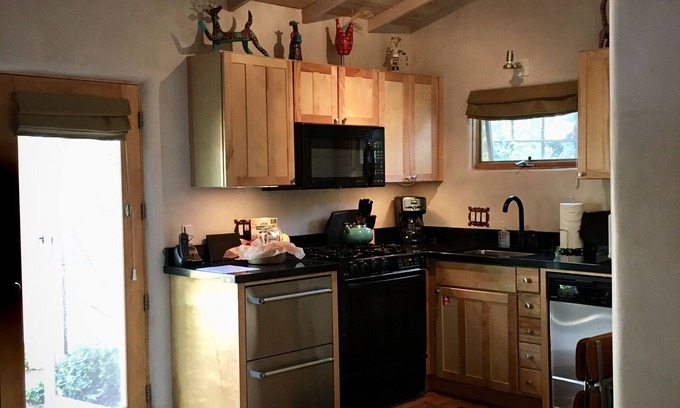 Downtown Santa Fe Cottage | Historic Downtown Private, Hot tub!