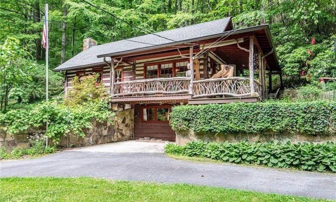 Hendersonville Cabin | Historic Stonewood Cabin, Unique Mountain Getaway