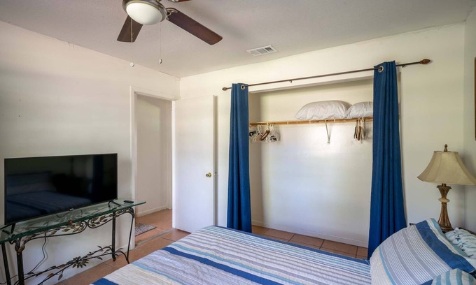 Homosassa House | Hog Head Hotel Bring your Hogs and your Dogs! Pets stay free bring your humans!