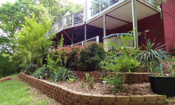 Lost Bridge Village House | Hog Heaven-Lower Level of Private Home- Lakefront