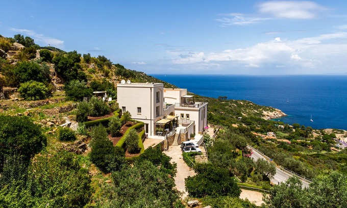 Isola del Giglio Apartment | Holiday Apartment 'Torre' with Sea View, Terrace & Wi-Fi