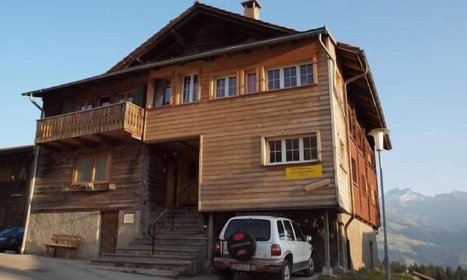 Affeier Apartment | Holiday apartment Obersaxen (all) for 4 - 7 persons with 3 bedrooms - Multistorey holiday home/maiso