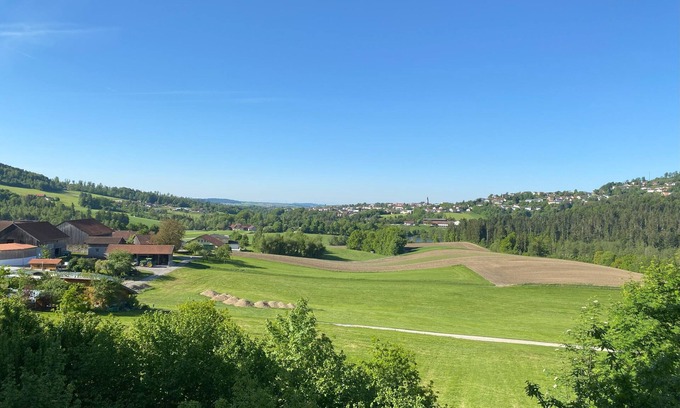 Raßreuth Apartment | Holiday Apartment 'Berg Und See' with Lake View, Private Terrace and Wi-Fi