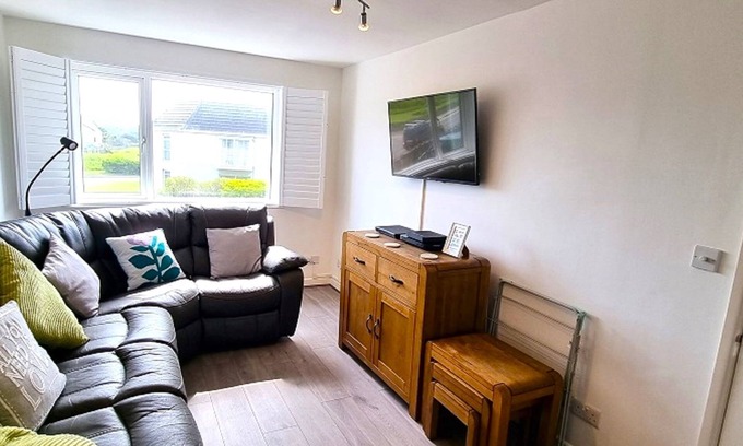Perranporth Apartment | Holiday apartment with direct access to Perranporth beach!