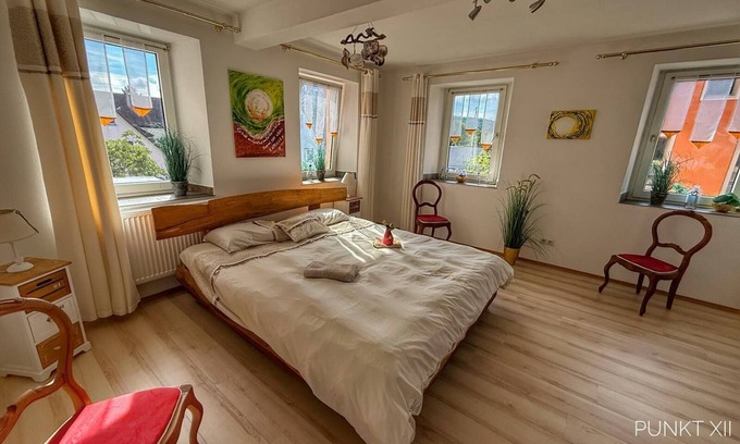 Burghaslach Apartment | Holiday Apartment No. 8 with Shared Garden and Wi-Fi