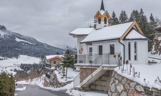 Fieberbrunn Apartment | Holiday Apartment 'Resort Hanni Mitterhorn' with Mountain View, Balcony & Wi-Fi