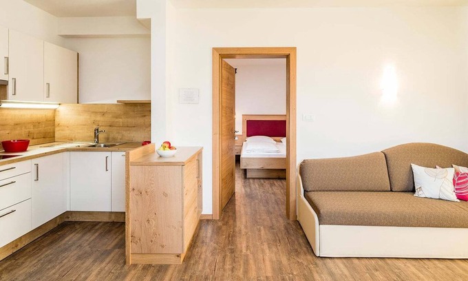 Lagundo Apartment | Holiday Apartment 'Rasnerhof Ferienwohnung Talblick' with Mountain View, Balcony & Wi-Fi