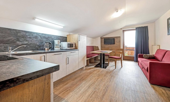 Maranza Apartment | Holiday Apartment "Residenz Condor Gitschberg" with Mountain View, Sauna & Garden