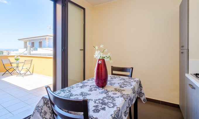 Cassibile Apartment | Holiday Apartment "San Martino Sofia" with Private Terrace, Balcony & Wi-Fi