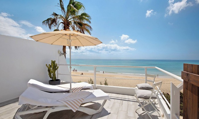 Bahia Calma Apartment | Holiday Apartment "Torre 3" with Sea View, Terraces & Wi-Fi