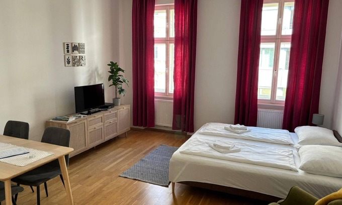 Brigittenau Apartment | Holiday apartment Vienna for 1 - 4 persons with 2 bedrooms - Holiday apartment in one or multi-famil