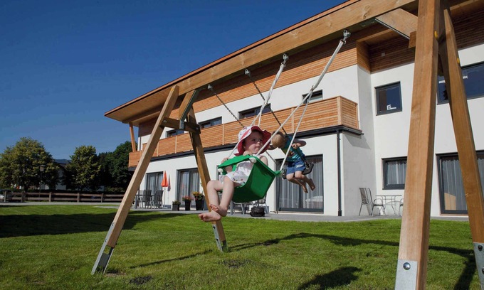 Flachau Apartment | Holiday apartment with pool and garden