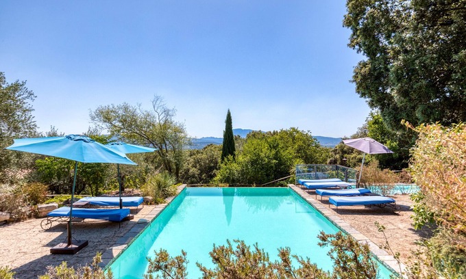 Notre-Dame-de-Londres House | Holiday Home 'La Tour' with Shared Pool, Private Terrace and Wi-Fi