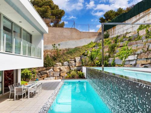 Calonge House | Holiday Home Nathalie by Interhome