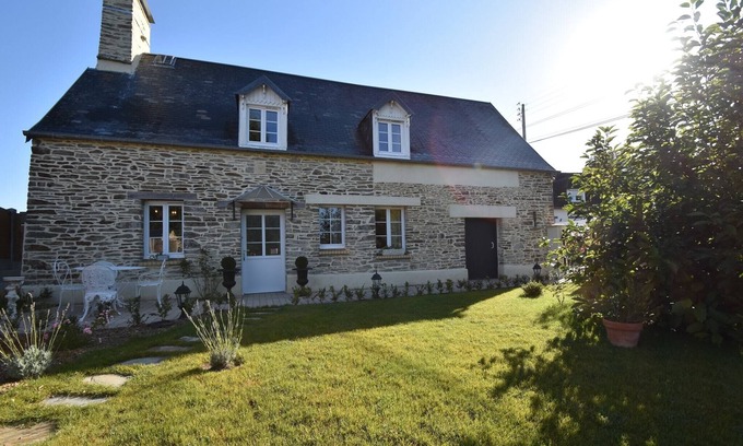 La Barre-de-Semilly House | Holiday Home near Mont Saint-Michel