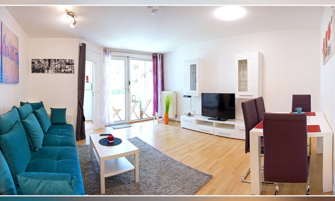 Mitte Apartment | Holiday Ho. in Saarbrücken 5 min. z. Central Station i. the pedestrian zone
