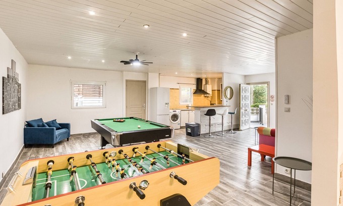 Mont Barbat House | Holiday Home 'Casa Piscina - 10km Lloret De Mar' with Pool and Air Conditioning