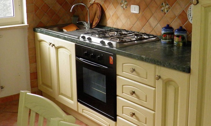 Tuscania House | Holiday Home 'Alloggio Emiliano' with Private Garden and Balcony