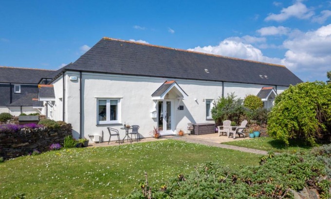 Treator House | Holiday Home Bolthole by Interhome