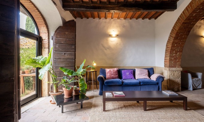 Manciano House | Holiday Home "Casale Pian di Menta" with Private Garden & Wi-Fi