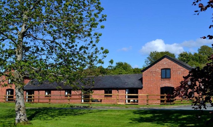 Caersws House | Holiday Home Corlan by Interhome