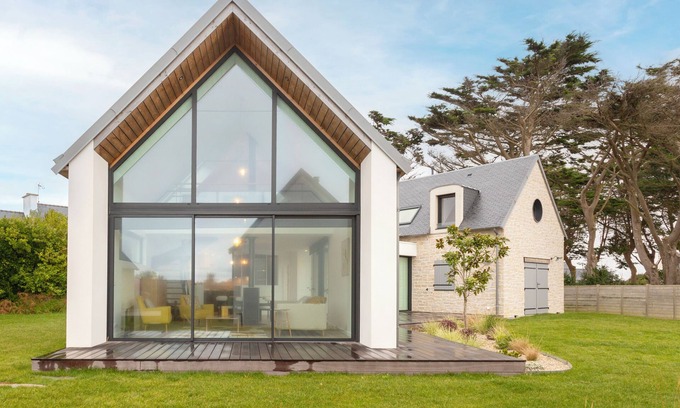 Penmarch House | Holiday Home 'Dune - 180m De La Plage' with Private Terrace, Garden and Wi-Fi