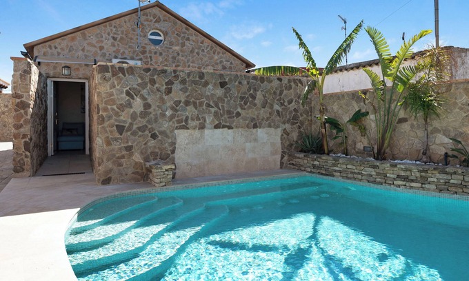 Conil de la Frontera House | Holiday Home 'El Cortijo de Claudia - Adults only' with Mountain View, Shared Pool and Wi-Fi