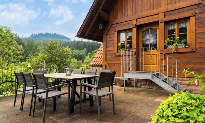 Wolfach - Saint Roman House | Holiday Home 'Hexenhäuschen' with Mountain View, Private Terrace and Wi-Fi