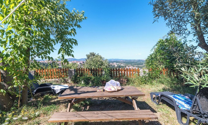Tempio Pausania Apartment | Holiday Home "Home on the hill" with Mountain View, Garden & Wi-Fi