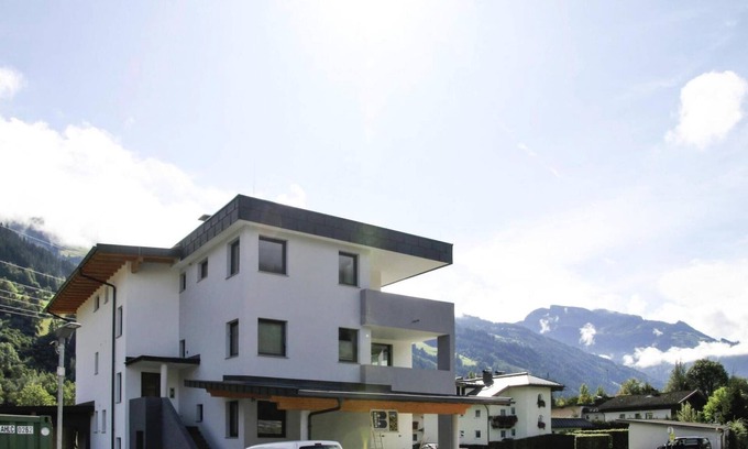 Distelberg Apartment | Holiday Home in Aschau by Zillertal Alps