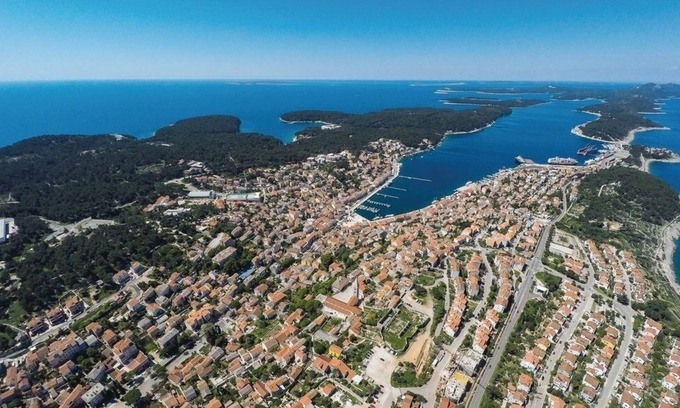 Cove Murtar House | Holiday Home in Mali Lošinj with Terrace, Air condition, WIFI, Washing machine (4780-1)