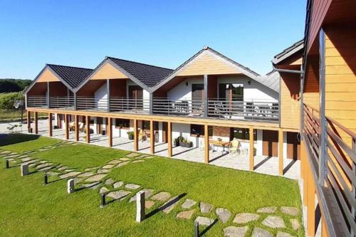 Mielno House | Holiday Home in Mielno near Beach & Lake