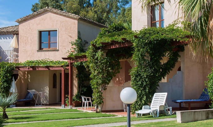 Pula Apartment | Holiday Home in Pula with Pool