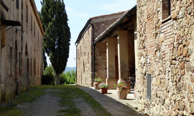Saline di Volterra House | Holiday Home in Volterra With Pool and Terrace