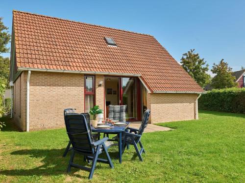 Heinkenszand House | Holiday Home in Zeeland with Sauna