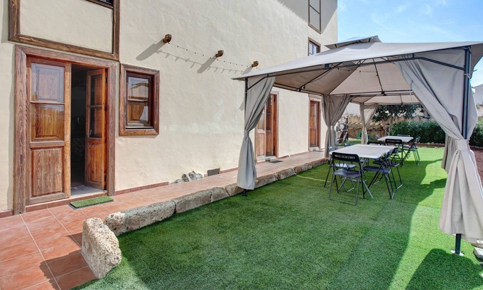 Vilaflor House | Holiday home "La Casa Inglesa Vilaflor" mountain view, WiFi, garden & terrace